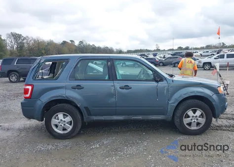 2012 Ford Escape Xls z USA, uszkodzony, nr VIN 1FMCU0C75CKC01441